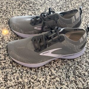 Brooks Women's Black and Gray Sneakers brand new never worn no box